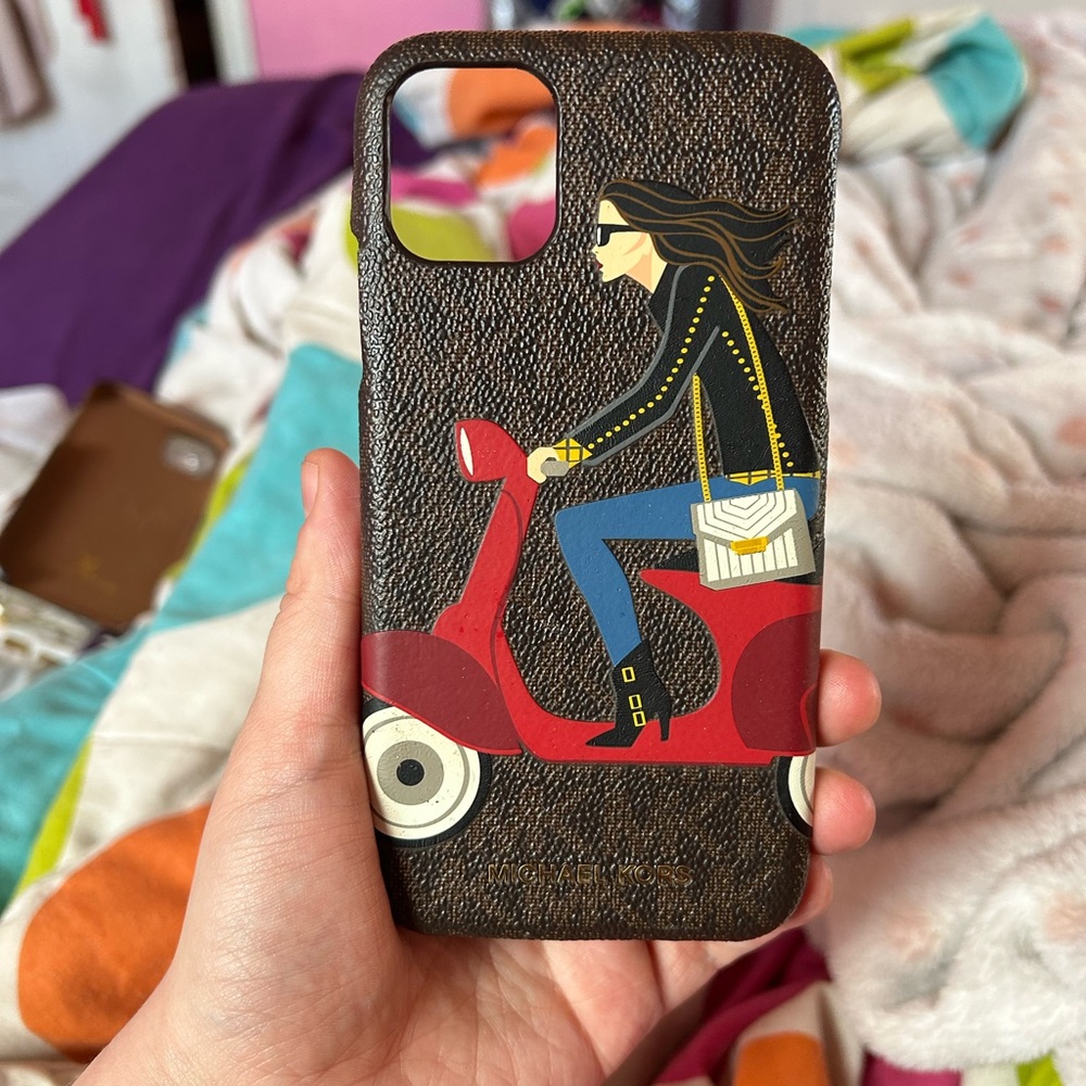Michael Kors’s iPhone 11 case
